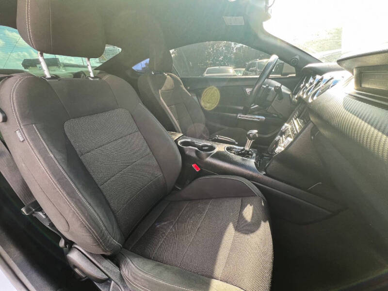 2015 Ford Mustang V6