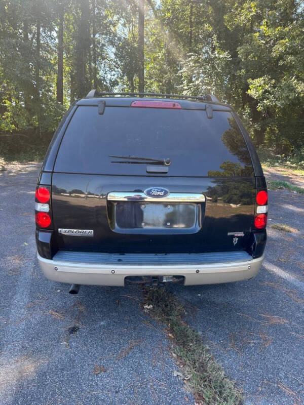 2006 Ford Explorer Eddie Bauer photo 13