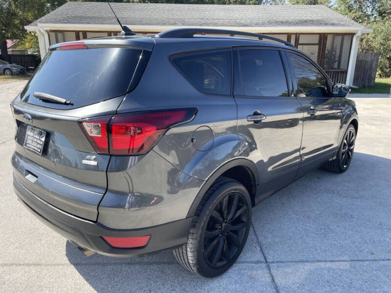 2019 Ford Escape SE photo 3