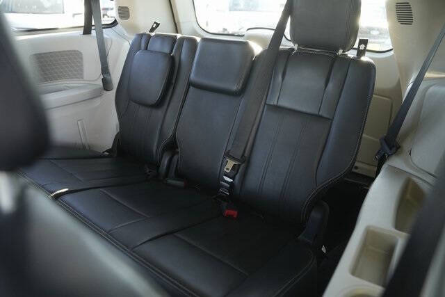 2012 Chrysler Town and Country Touring