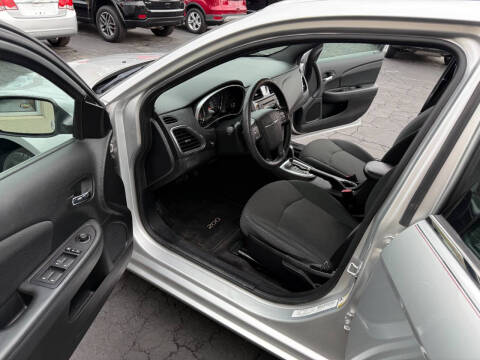 2011 Chrysler 200 LX