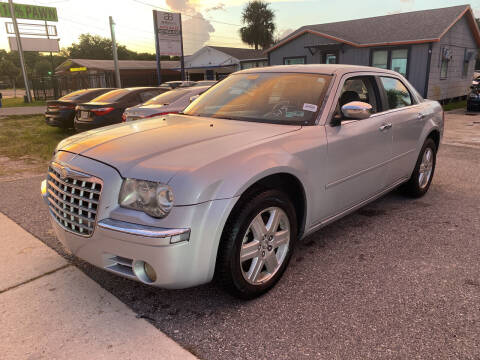 2005 Chrysler 300 for sale at AUTOBAHN MOTORSPORTS INC in Orlando FL