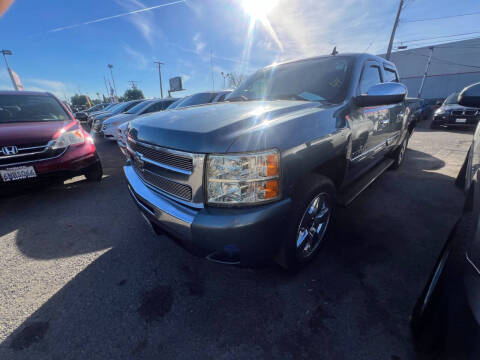 2011 Chevrolet Silverado 1500 for sale at LR AUTO INC in Santa Ana CA
