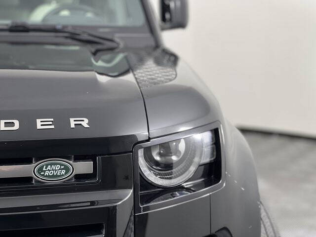 2023 Land Rover Defender 110 SE