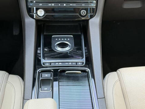 2018 Jaguar F-PACE 25t Prestige