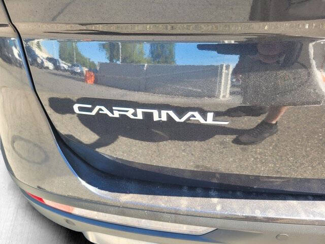 2024 Kia Carnival SX