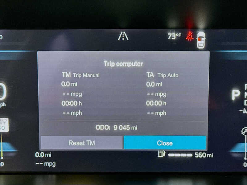 2025 Volvo XC90 B5 Core Bright Theme