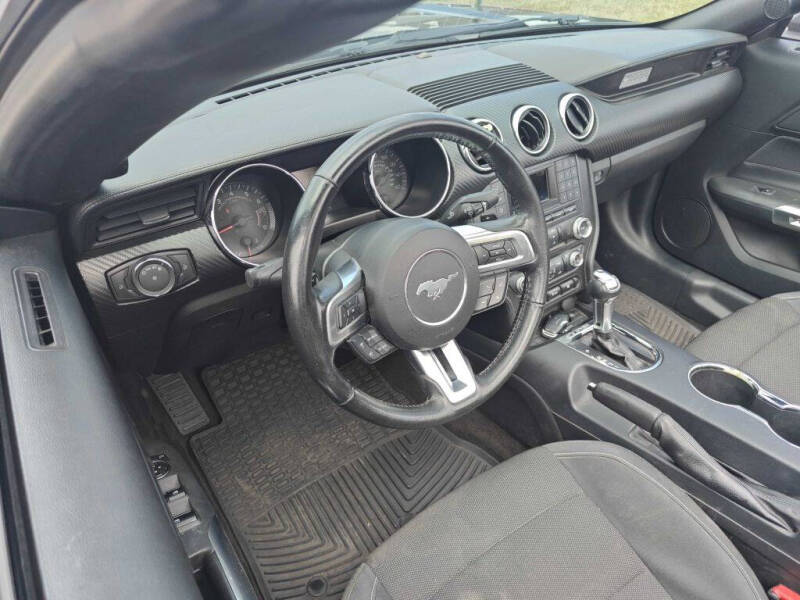 2016 Ford Mustang V6