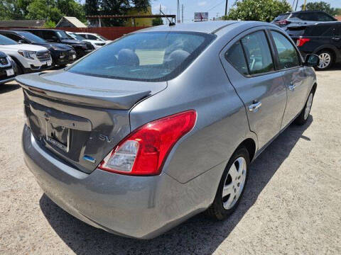 2014 Nissan Versa 1.6 SV