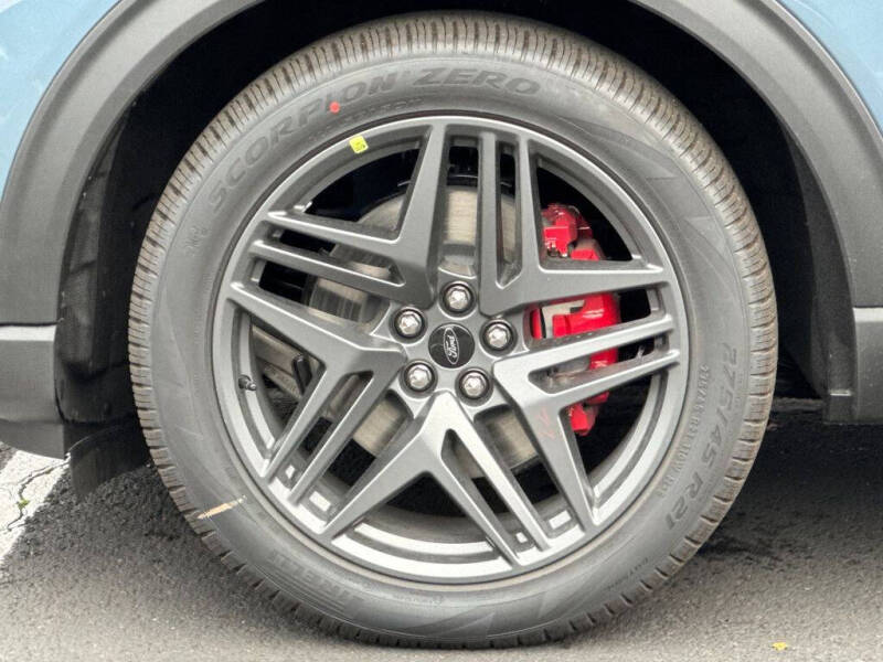 2025 Ford Explorer ST