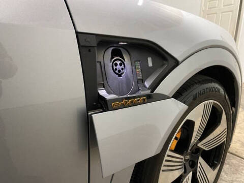 2023 Audi e-tron quattro Premium Plus