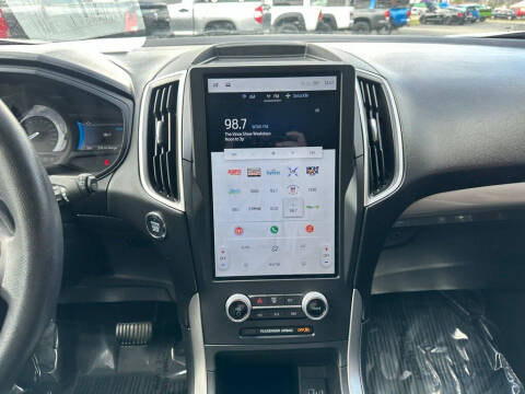 2022 Ford Edge SE