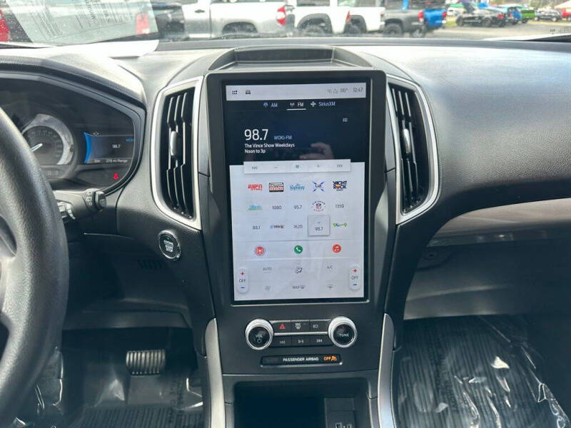 2022 Ford Edge SE