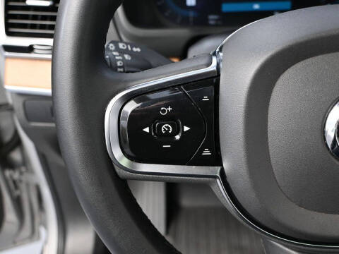 2024 Volvo XC90 B5 Plus Bright Theme