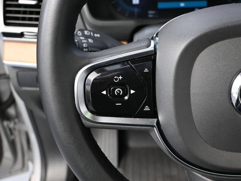 2024 Volvo XC90 B5 Plus Bright Theme