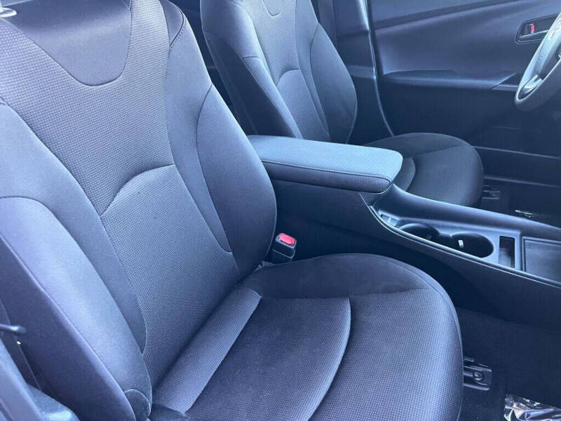 2022 Toyota Prius L Eco