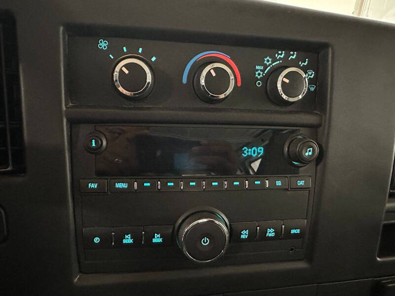 2017 GMC Savana 2500