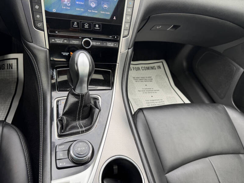 2015 Infiniti Q50 Premium