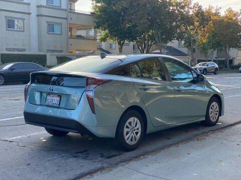 2018 Toyota Prius One