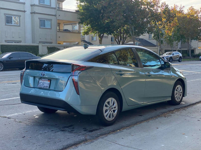 2018 Toyota Prius One