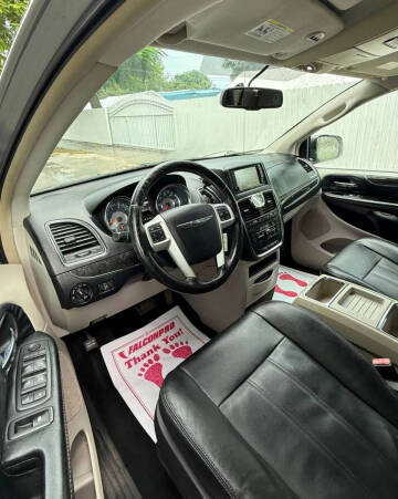 2016 Chrysler Town and Country Touring