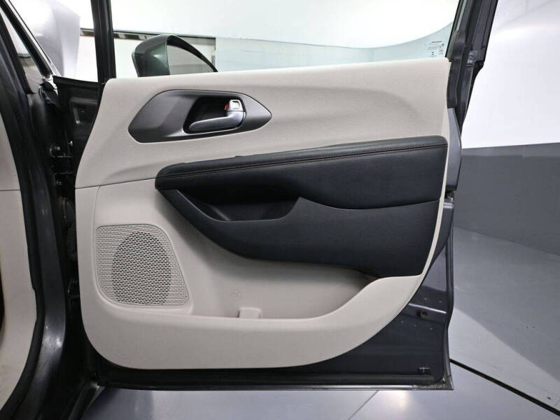 2020 Chrysler Pacifica Touring L