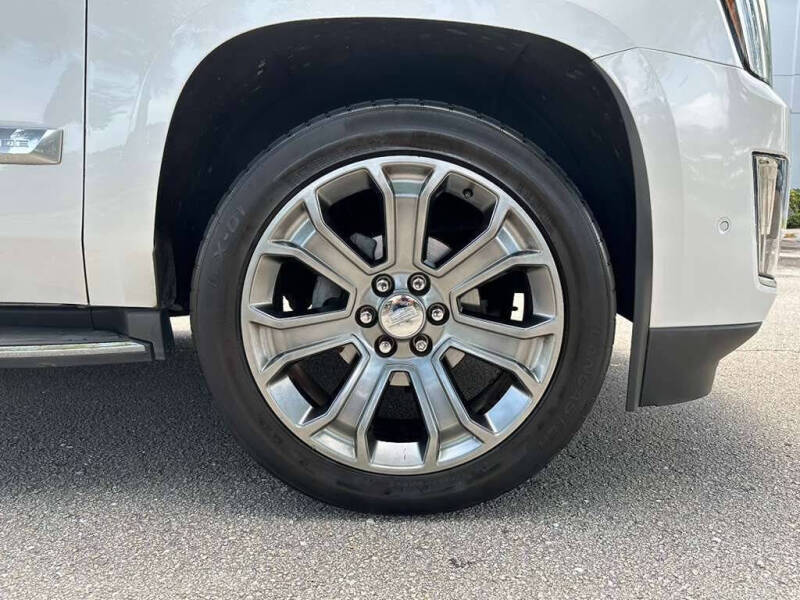 2017 Cadillac Escalade Standard