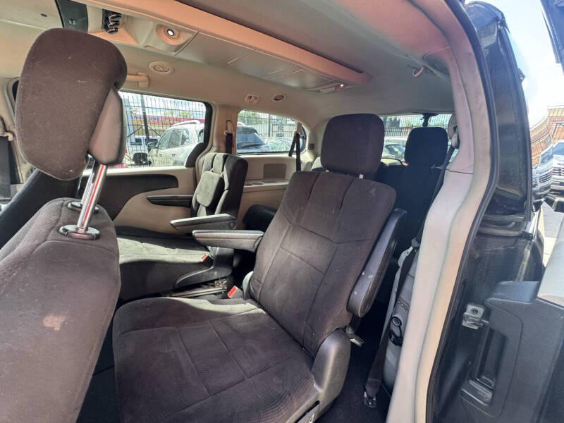 2011 Chrysler Town and Country Touring