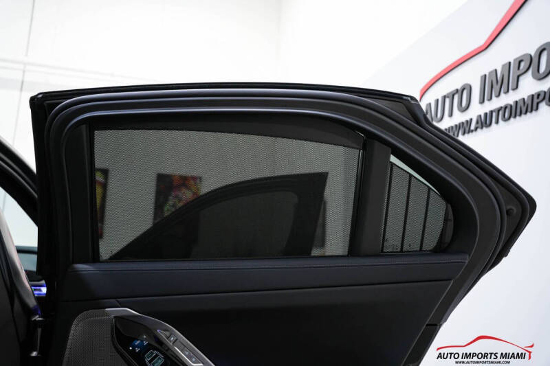 2025 BMW 7 Series 740i