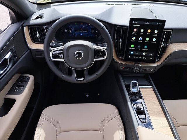 2026 Volvo XC60 B5 Plus