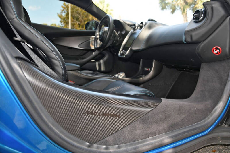 2016 McLaren 570S Base photo 42