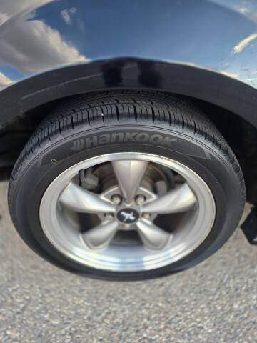 2004 Ford Mustang GT Deluxe