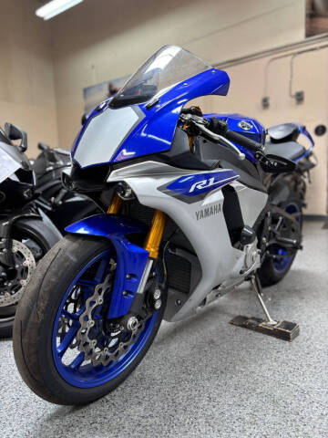 2015 Yamaha YZF-R1