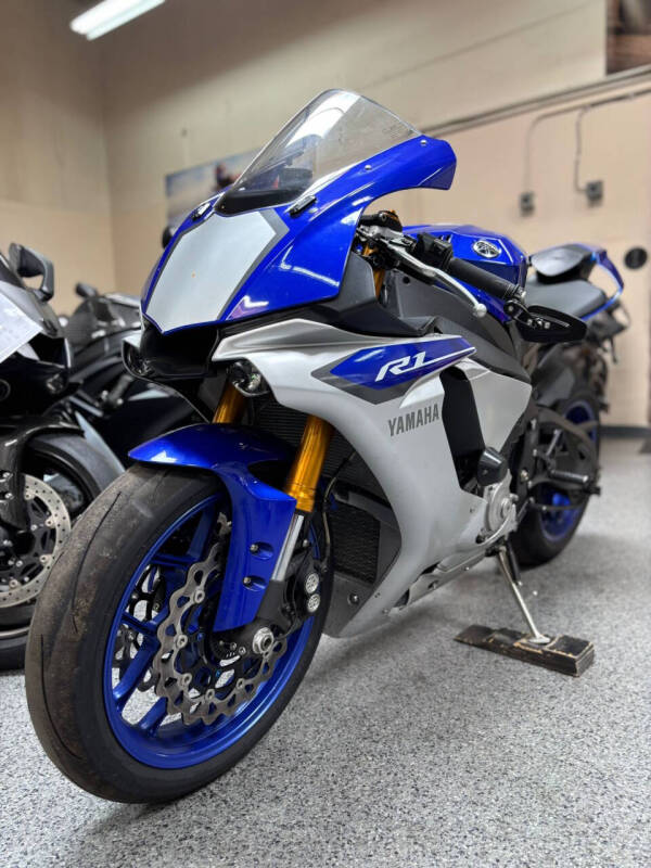 2015 Yamaha YZF-R1