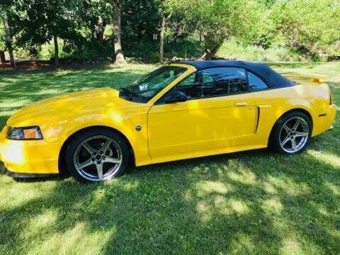 2004 Ford Mustang GT Deluxe