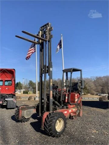 2005 MOFFETT M8000 for sale at Vehicle Network - Allied Truck and Trailer Sales in Madison NC