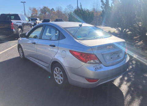 2012 Hyundai Accent GLS