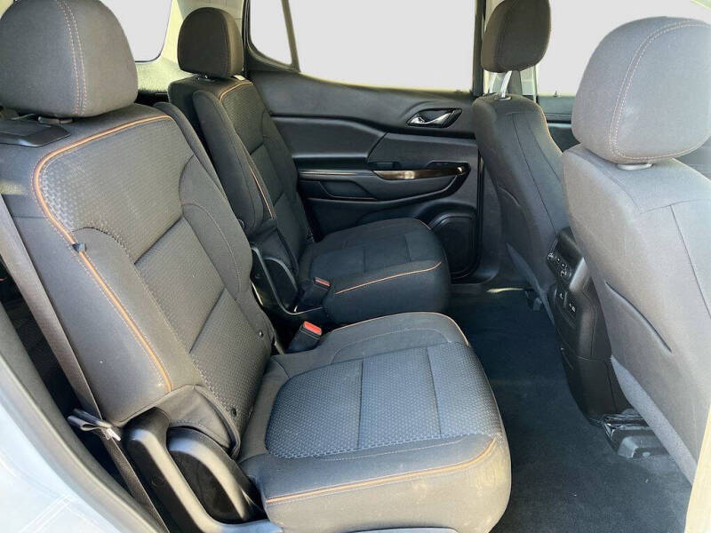 2023 GMC Acadia AT4