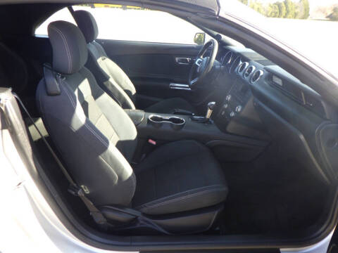 2016 Ford Mustang V6