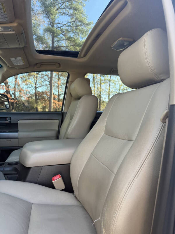 2011 Toyota Sequoia SR5