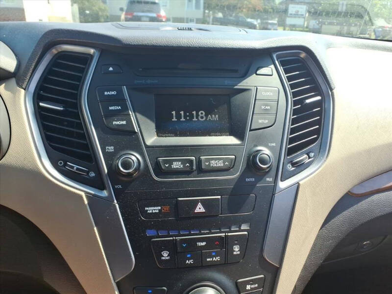 2016 Hyundai Santa Fe SE