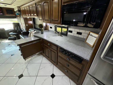 2012 Newmar Dutchstar 4354 ,  450hp, King Bed