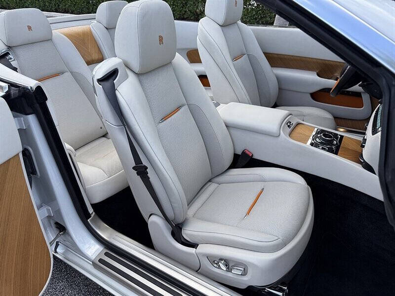 2019 Rolls-Royce Dawn 17