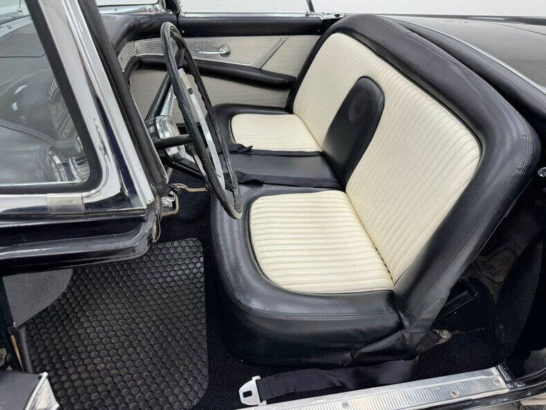 1956 Ford Thunderbird