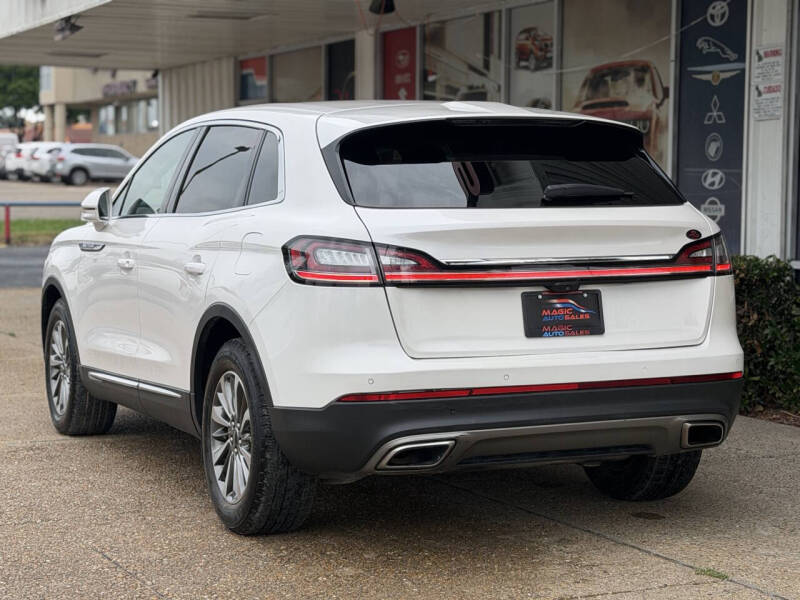 2019 Lincoln Nautilus Select
