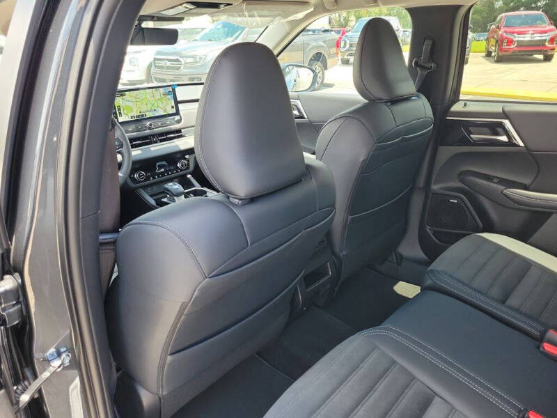2026 Mitsubishi Outlander SE