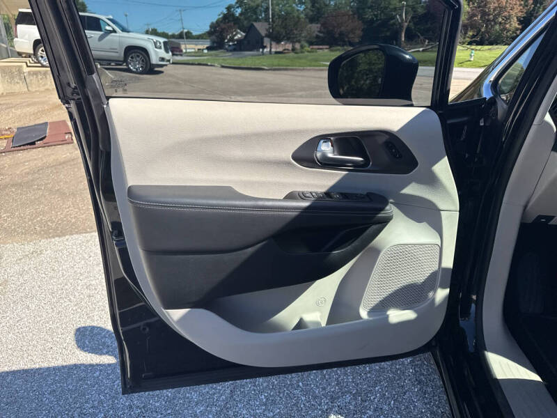 2024 Chrysler Pacifica Touring L