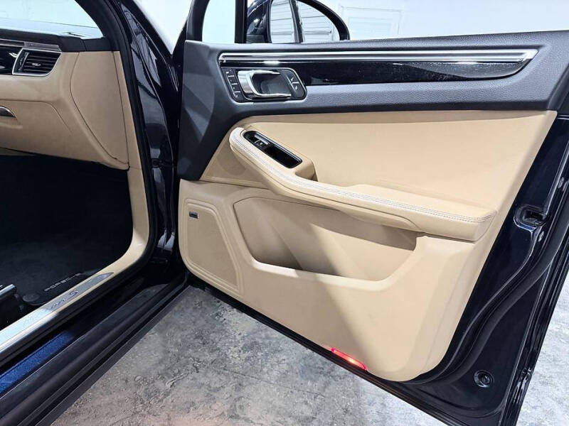 2018 Porsche Macan S
