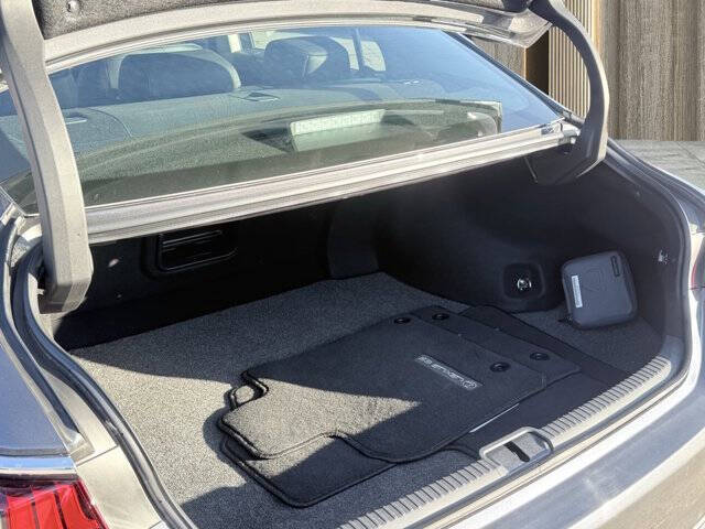 2025 Lexus ES 300h F SPORT Design