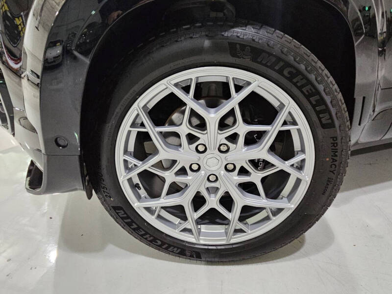 2024 Land Rover Defender 110